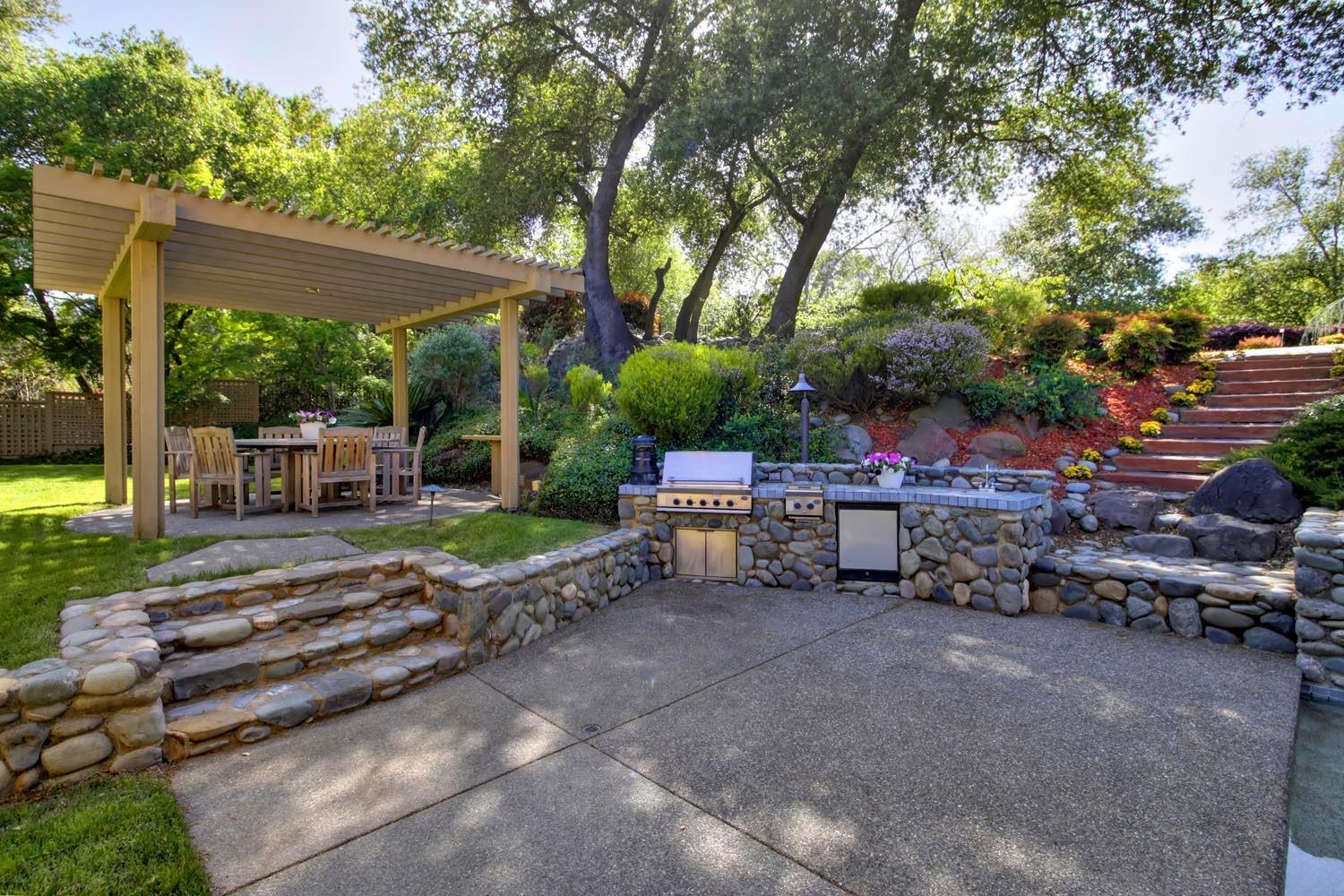 Detail Gallery Image 49 of 76 For 1946 Empire Oaks Ct, Gold River,  CA 95670 - 4 Beds | 4/2 Baths