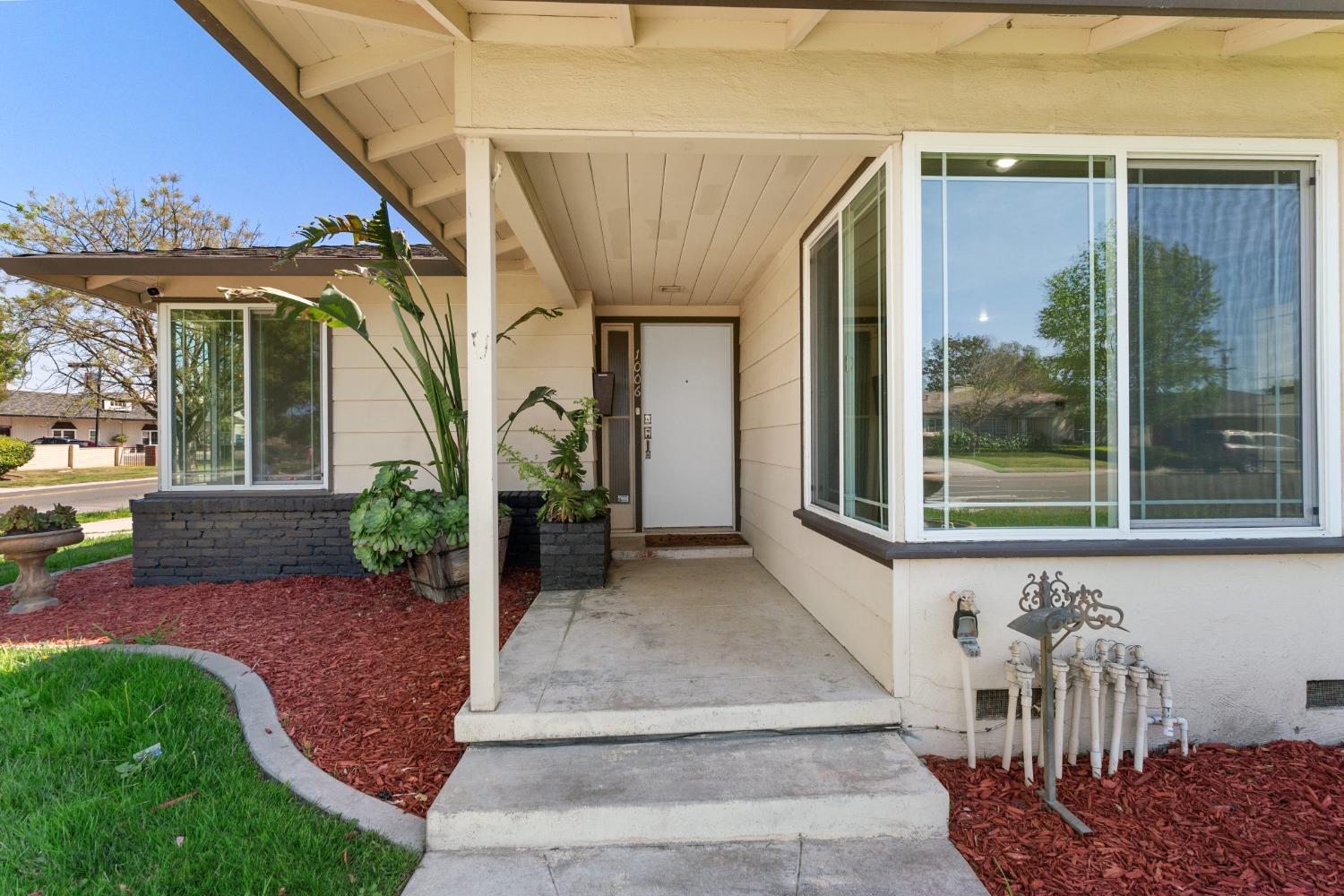 Detail Gallery Image 6 of 53 For 1006 W Benjamin Holt Dr, Stockton,  CA 95207 - 4 Beds | 3 Baths
