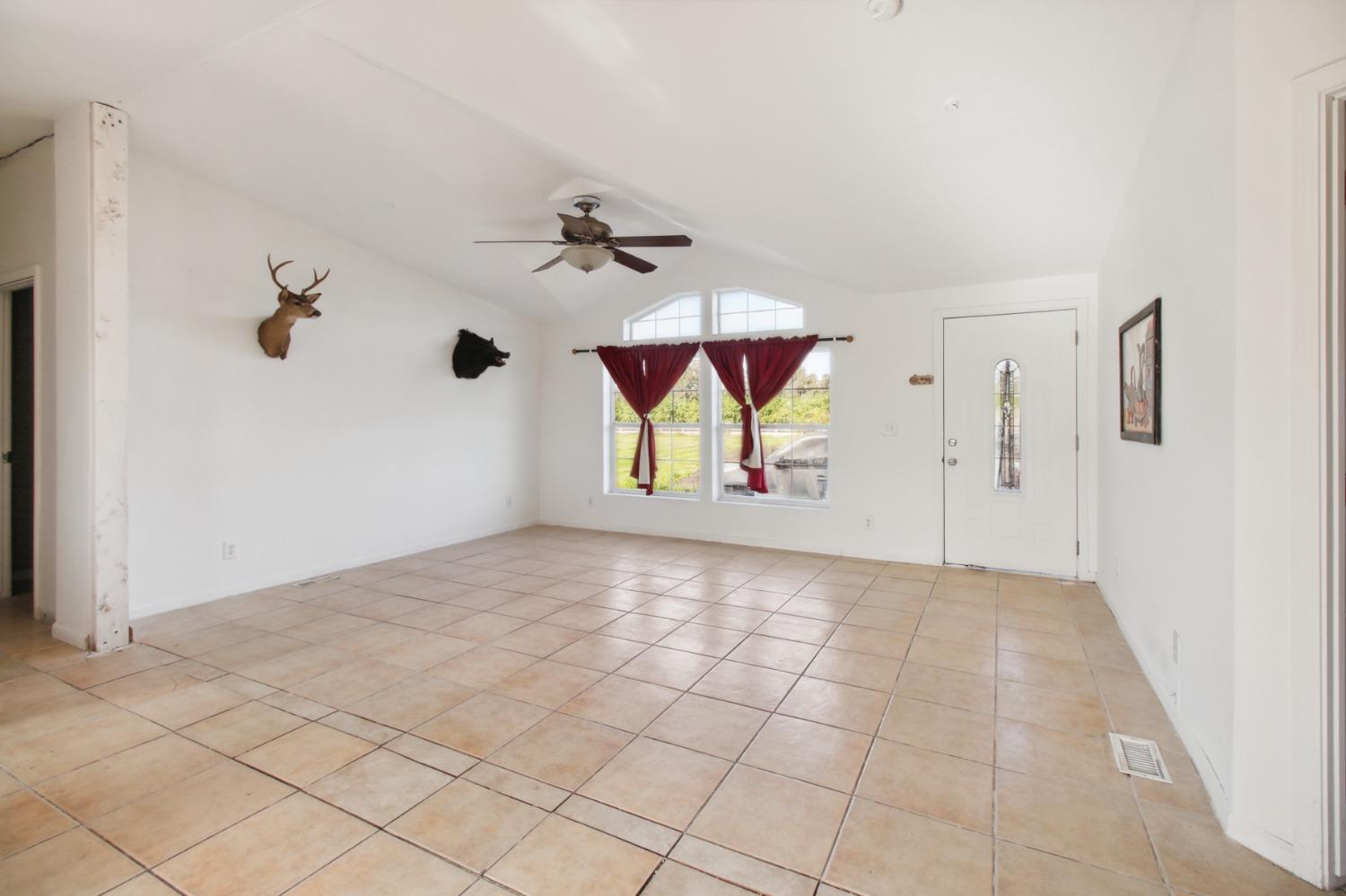 Detail Gallery Image 3 of 28 For 28764 County Road 4, Dunnigan,  CA 95937 - 3 Beds | 2 Baths
