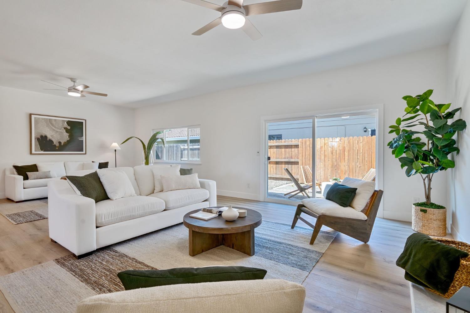 Detail Gallery Image 11 of 30 For 6270 Greenhaven Dr, Sacramento,  CA 95831 - 4 Beds | 2 Baths