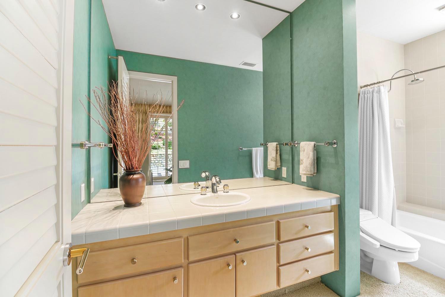 Detail Gallery Image 35 of 76 For 1946 Empire Oaks Ct, Gold River,  CA 95670 - 4 Beds | 4/2 Baths