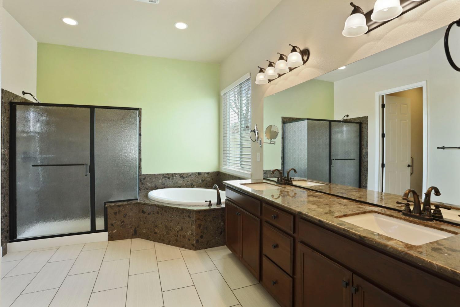 Detail Gallery Image 36 of 75 For 2609 Roseberry Ave, Manteca,  CA 95336 - 3 Beds | 2 Baths