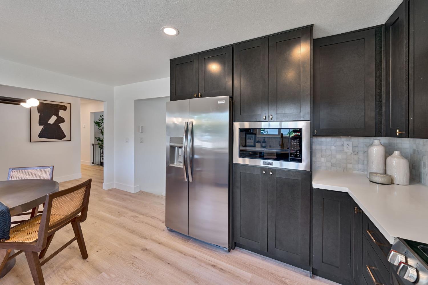 Detail Gallery Image 16 of 30 For 6270 Greenhaven Dr, Sacramento,  CA 95831 - 4 Beds | 2 Baths