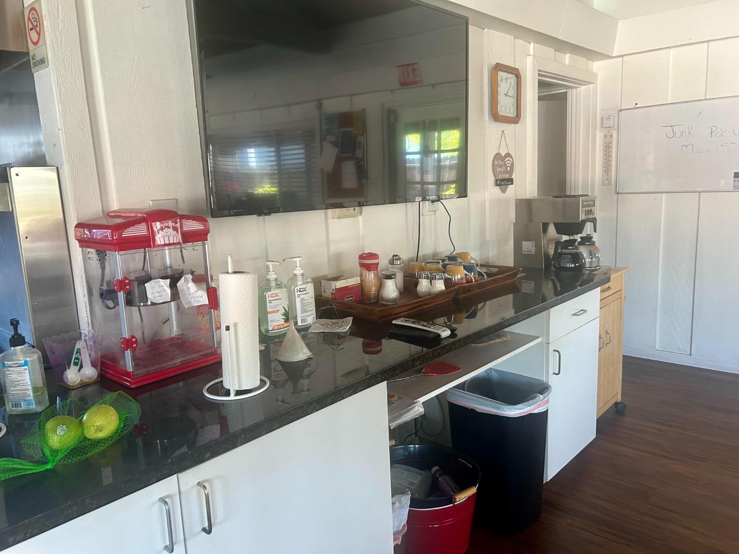 Detail Gallery Image 25 of 33 For 902 Del Paso Blvd 125, Sacramento,  CA 95815 - 2 Beds | 1 Baths