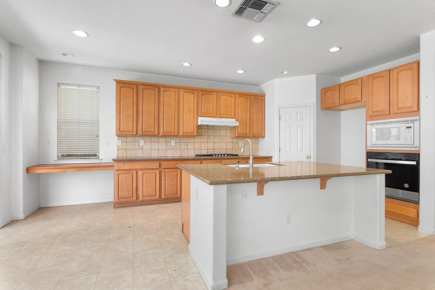 Detail Gallery Image 14 of 37 For 4213 Reunion Ct, Modesto,  CA 95356 - 4 Beds | 3 Baths