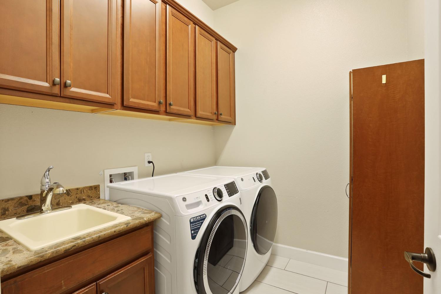 Detail Gallery Image 31 of 75 For 2609 Roseberry Ave, Manteca,  CA 95336 - 3 Beds | 2 Baths