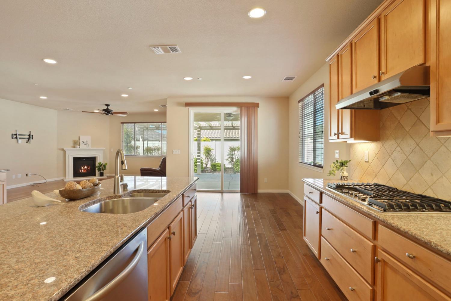 Detail Gallery Image 13 of 71 For 2681 Roseberry Ave, Manteca,  CA 95336 - 2 Beds | 2 Baths