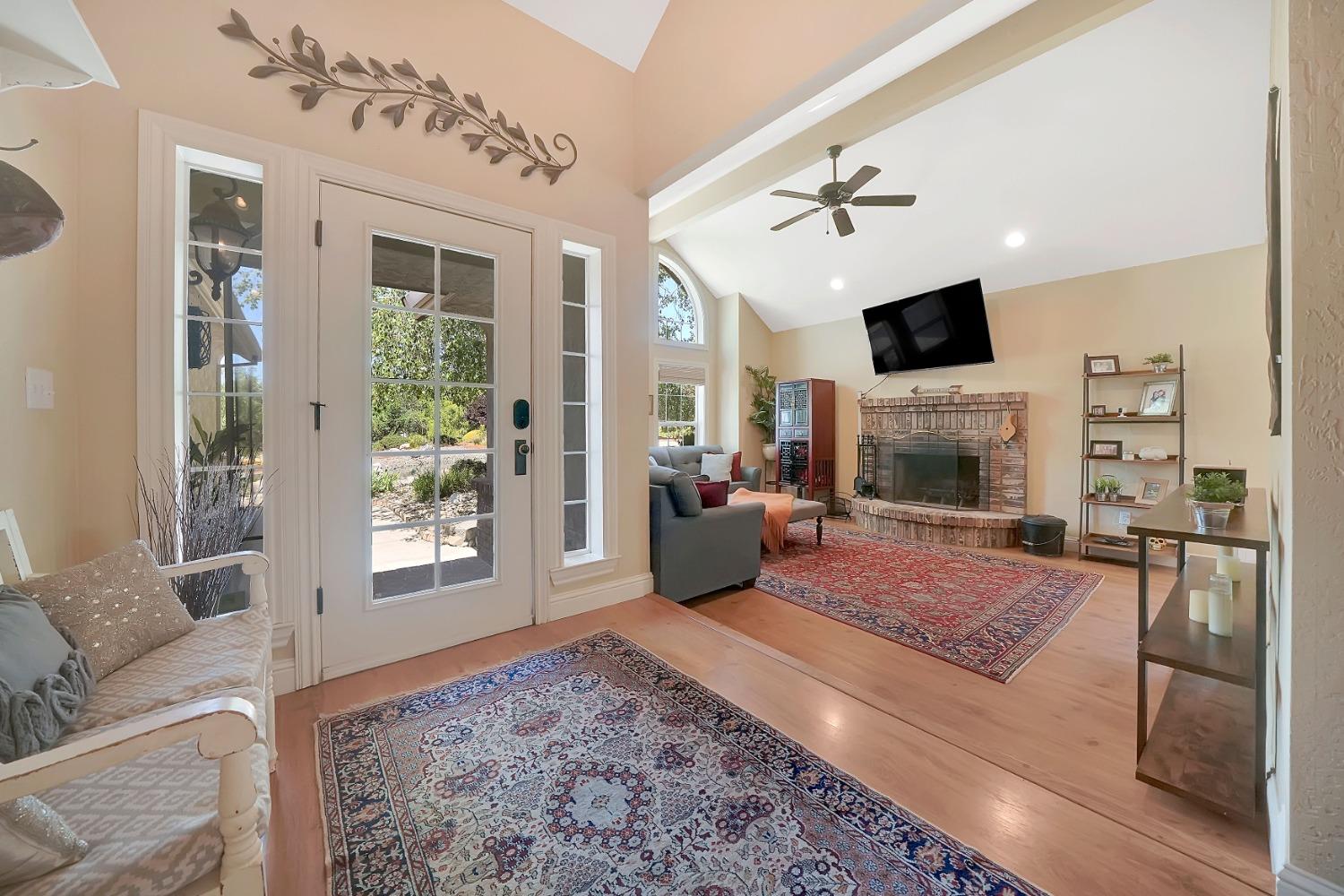 Detail Gallery Image 10 of 95 For 4784 Circle Hill Dr, Valley Springs,  CA 95252 - 3 Beds | 2 Baths