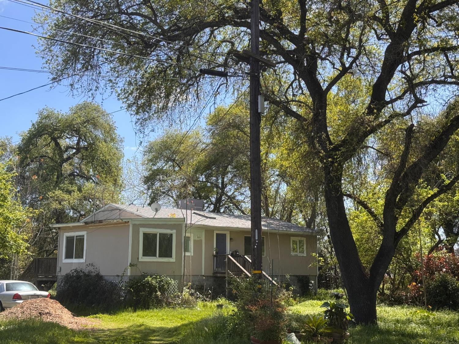 Detail Gallery Image 1 of 11 For 5800 Rosebud Ln, Sacramento,  CA 95841 - 3 Beds | 2 Baths