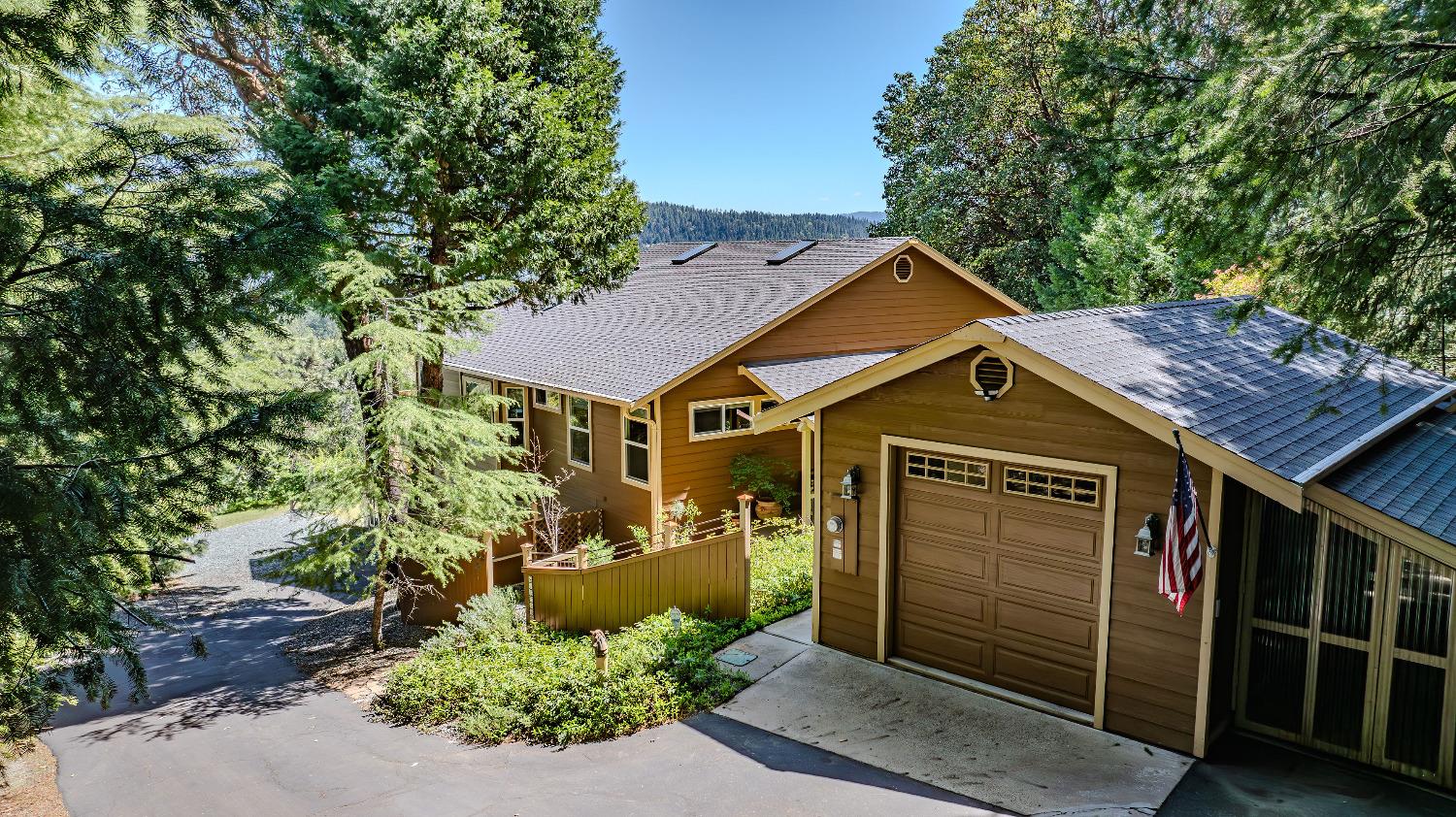 Detail Gallery Image 3 of 75 For 16724 Alpine Dr, Pioneer,  CA 95666 - 3 Beds | 2/1 Baths