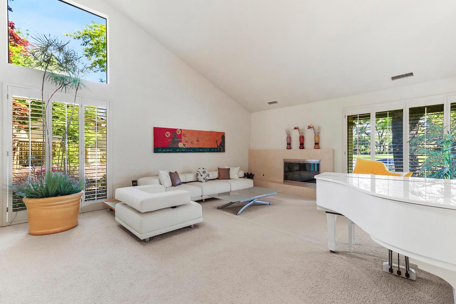 Detail Gallery Image 7 of 76 For 1946 Empire Oaks Ct, Gold River,  CA 95670 - 4 Beds | 4/2 Baths