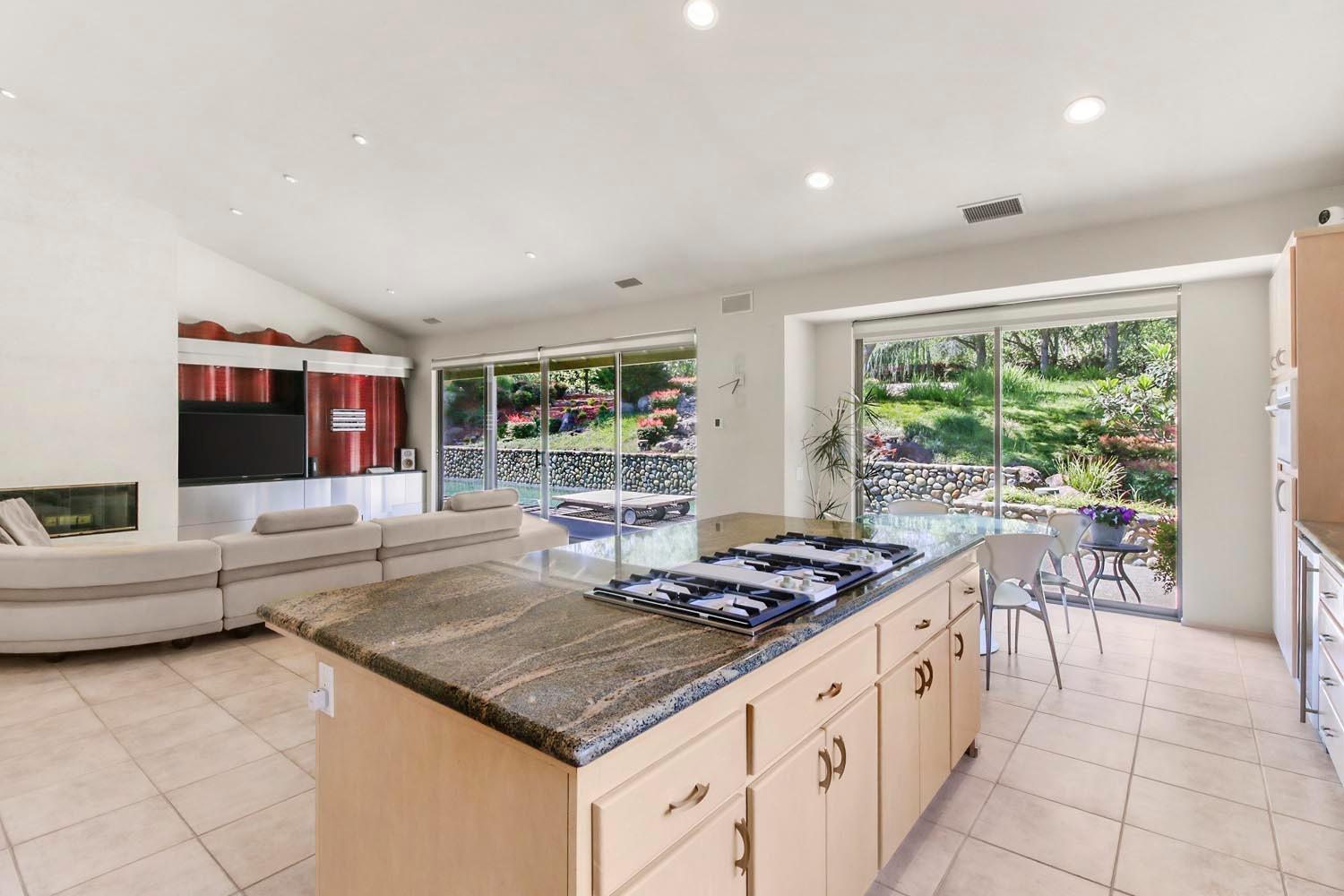 Detail Gallery Image 17 of 76 For 1946 Empire Oaks Ct, Gold River,  CA 95670 - 4 Beds | 4/2 Baths