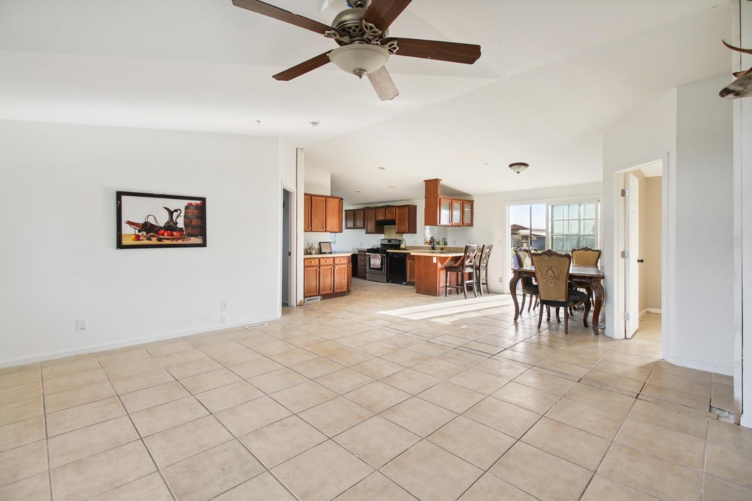 Detail Gallery Image 6 of 28 For 28764 County Road 4, Dunnigan,  CA 95937 - 3 Beds | 2 Baths
