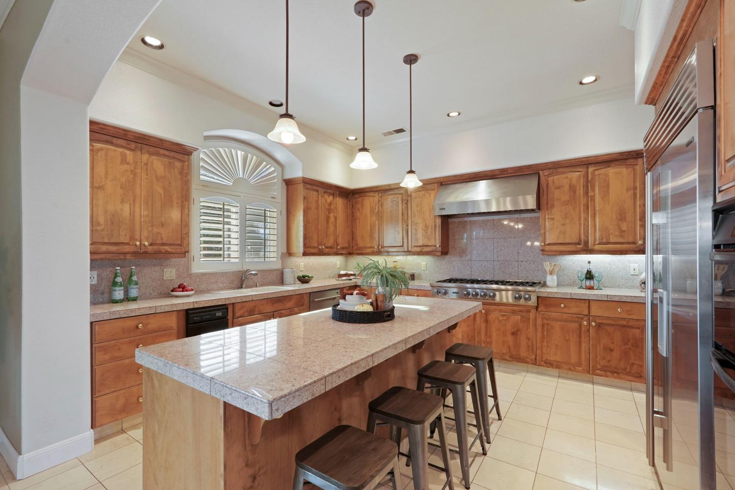 Detail Gallery Image 23 of 95 For 5474 Saint Andrews Dr, Stockton,  CA 95219 - 4 Beds | 3/1 Baths
