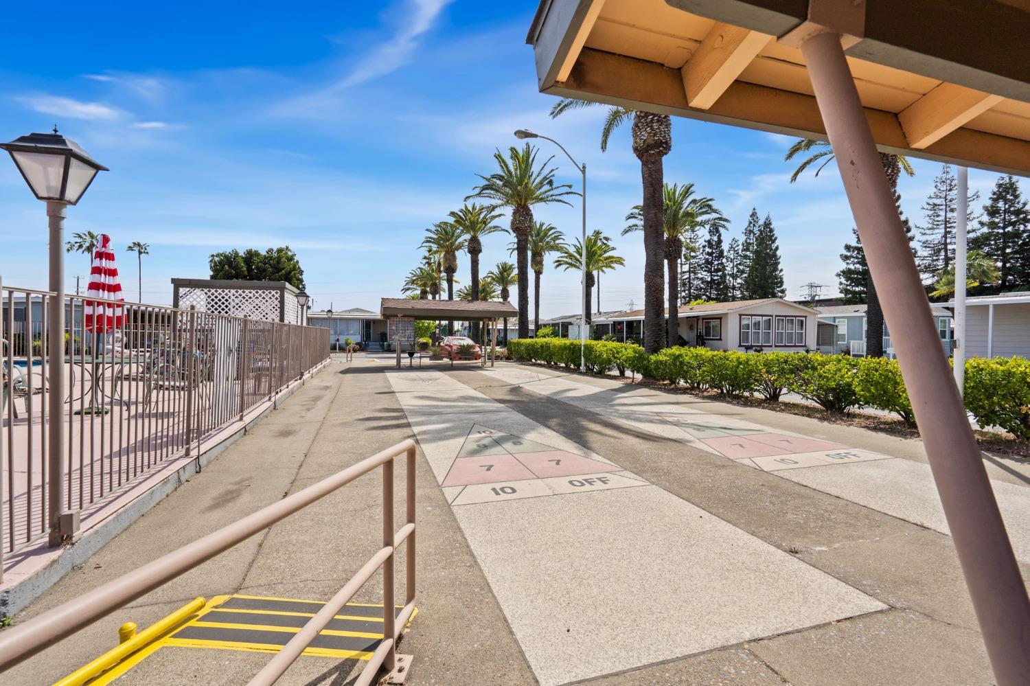 Detail Gallery Image 23 of 25 For 8181 Folsom Blvd 8, Sacramento,  CA 95826 - 2 Beds | 2 Baths