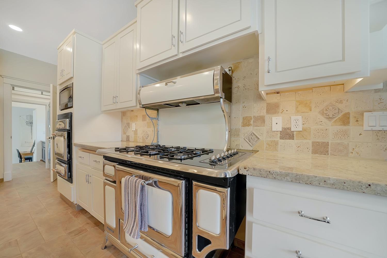 Detail Gallery Image 12 of 92 For 12860 Locust Ln, Sutter Creek,  CA 95685 - 3 Beds | 4 Baths