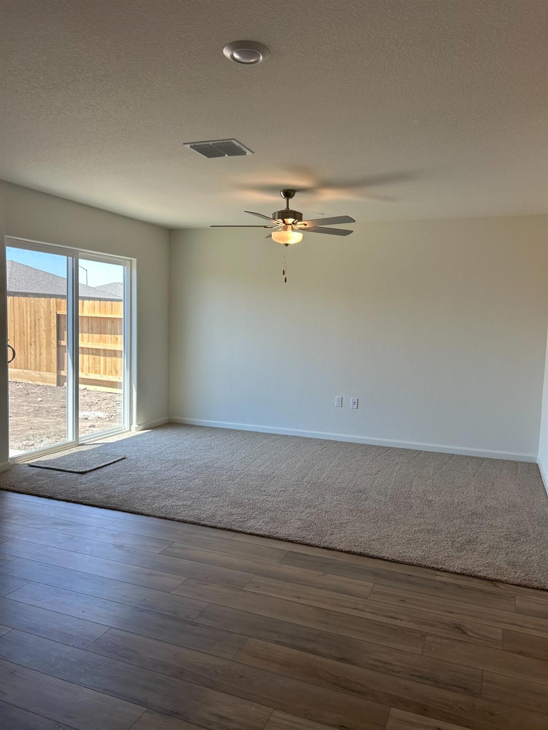 Detail Gallery Image 4 of 7 For 3049 Aerosmith Way, Stockton,  CA 95212 - 3 Beds | 2 Baths