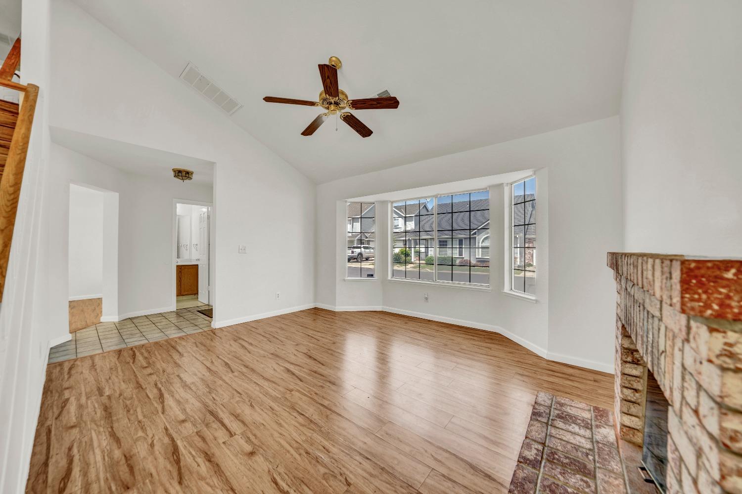 Detail Gallery Image 6 of 36 For 2820 Stone Ter, Modesto,  CA 95355 - 3 Beds | 2/1 Baths
