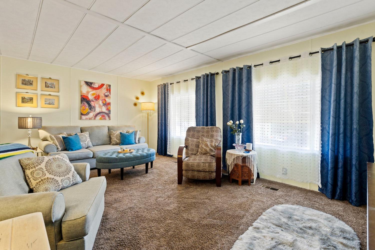 Detail Gallery Image 3 of 25 For 8181 Folsom Blvd 8, Sacramento,  CA 95826 - 2 Beds | 2 Baths