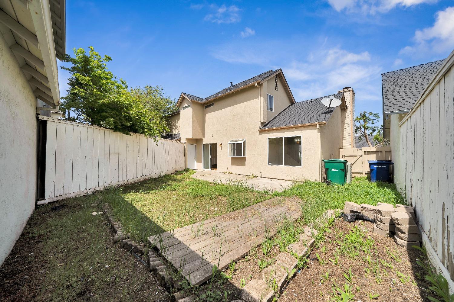 Detail Gallery Image 24 of 36 For 2820 Stone Ter, Modesto,  CA 95355 - 3 Beds | 2/1 Baths