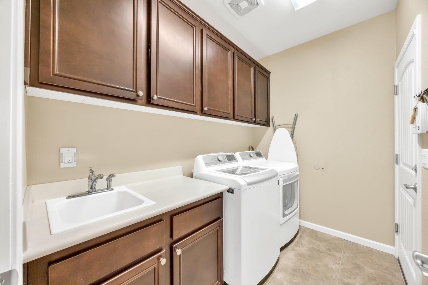 Cuyamaca Circle, Rancho Cordova, California image 31