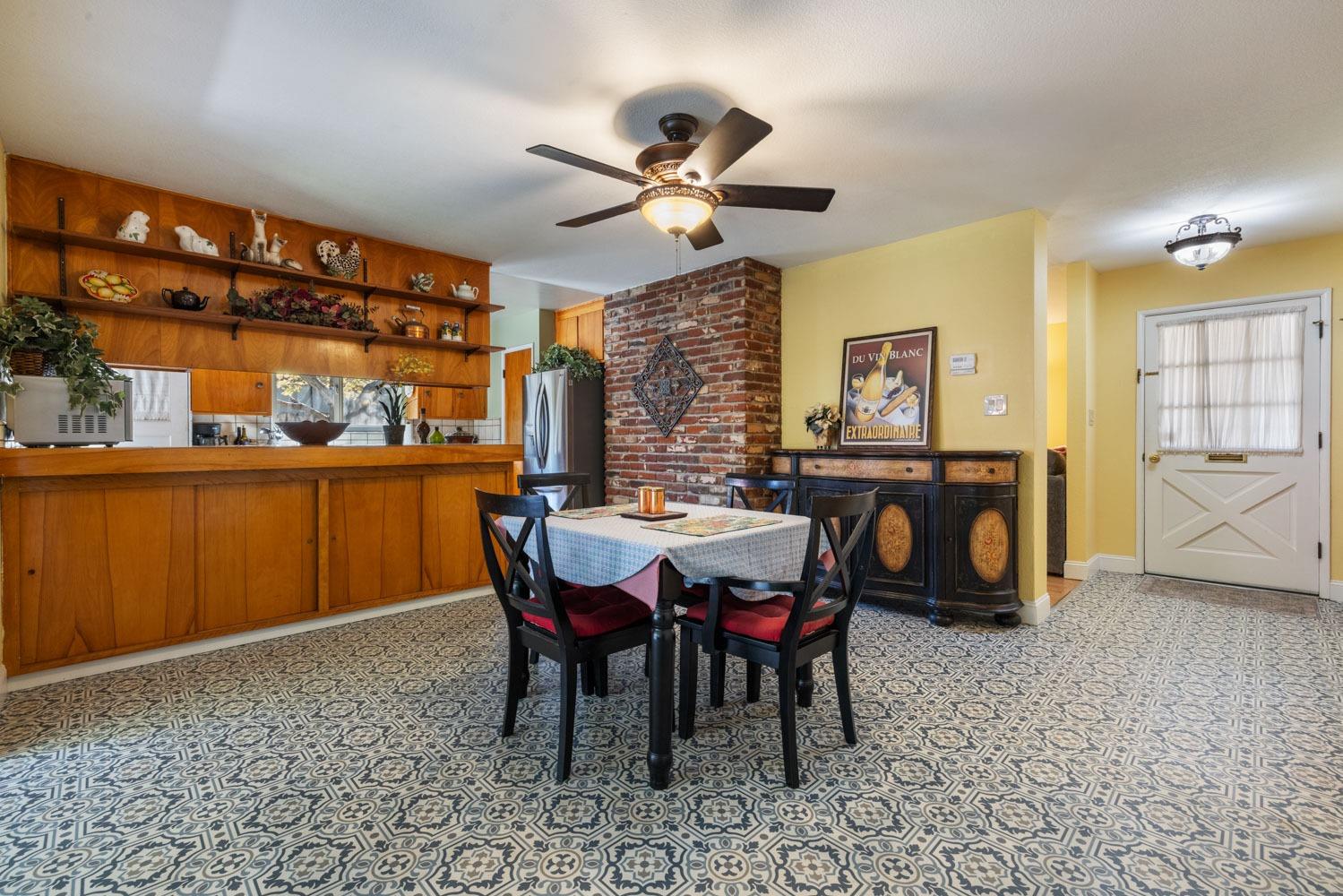 Detail Gallery Image 12 of 37 For 1610 Springwood Dr, Modesto,  CA 95350 - 3 Beds | 2 Baths