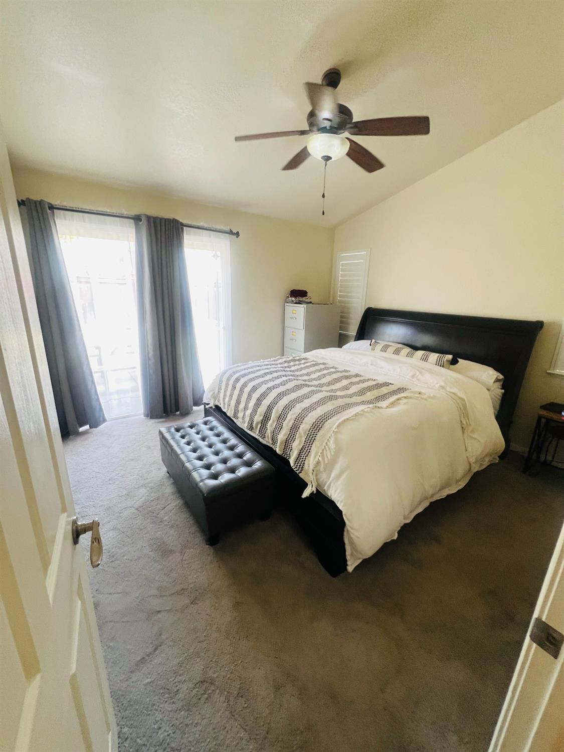Detail Gallery Image 8 of 16 For 10022 River Oaks Dr, Stockton,  CA 95209 - 3 Beds | 2 Baths