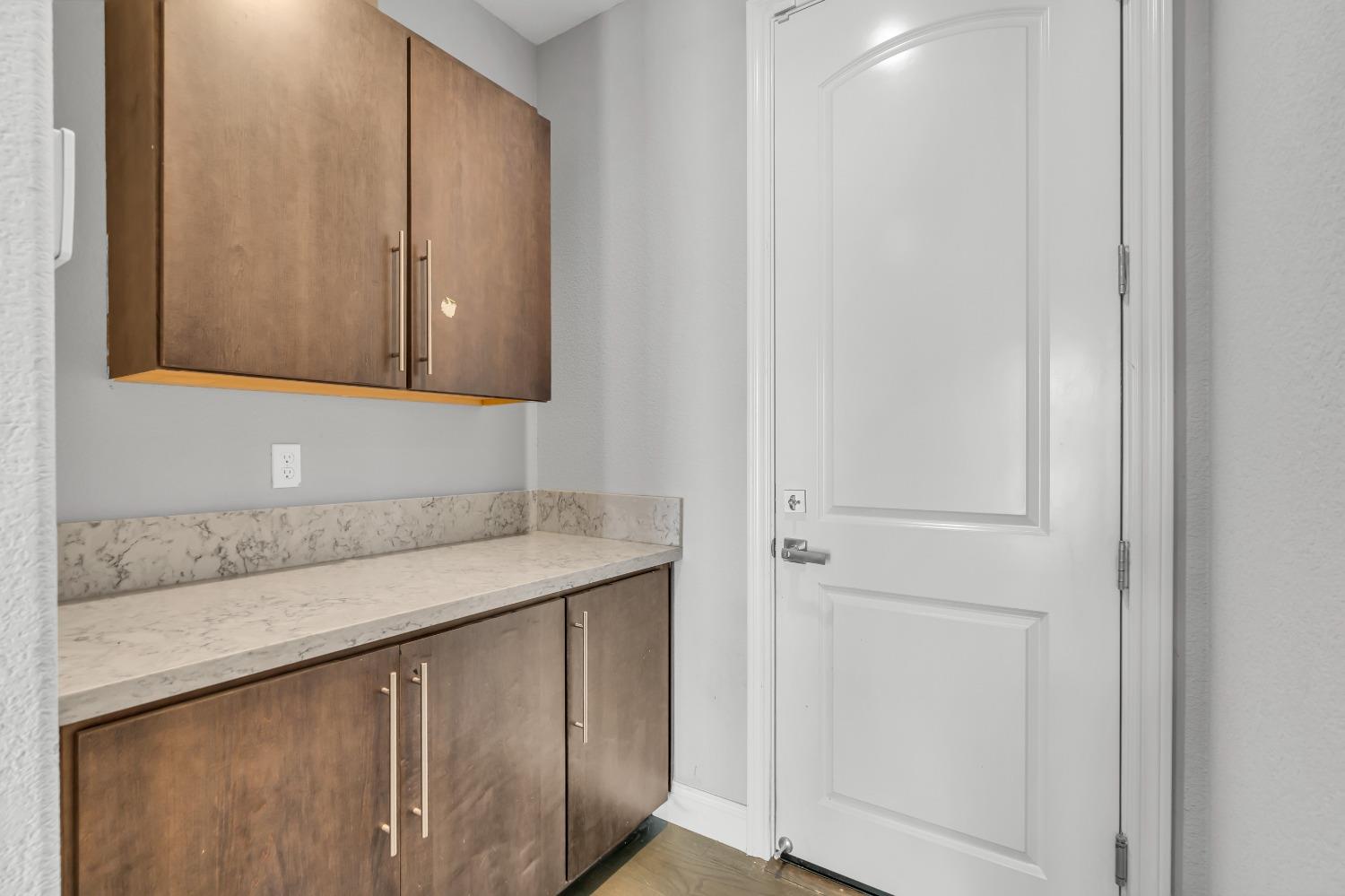 Detail Gallery Image 21 of 70 For 1725 Marina Dr, Lathrop,  CA 95330 - 5 Beds | 3/1 Baths