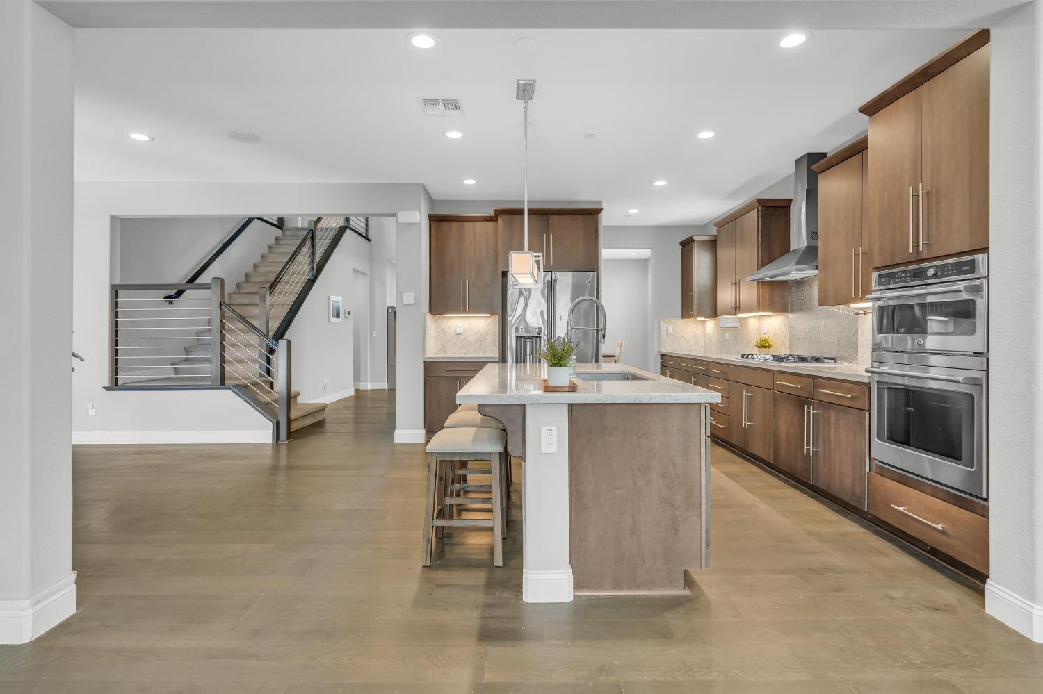 Detail Gallery Image 14 of 70 For 1725 Marina Dr, Lathrop,  CA 95330 - 5 Beds | 3/1 Baths