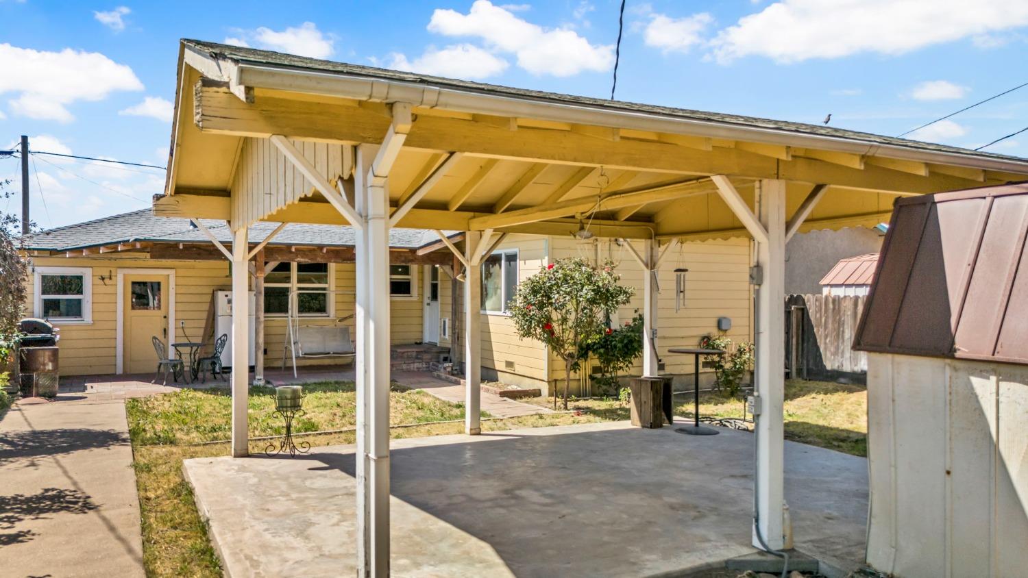 Detail Gallery Image 11 of 48 For 2112 6th St, Hughson,  CA 95326 - 3 Beds | 2 Baths
