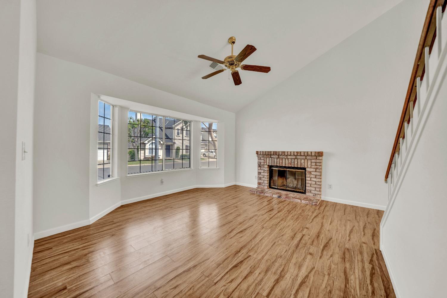 Detail Gallery Image 7 of 36 For 2820 Stone Ter, Modesto,  CA 95355 - 3 Beds | 2/1 Baths