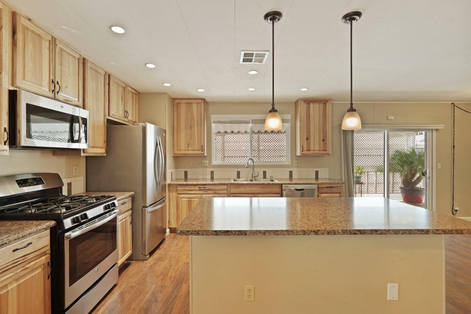 Detail Gallery Image 19 of 43 For 171 El Centro Dr, Lodi,  CA 95240 - 3 Beds | 2 Baths