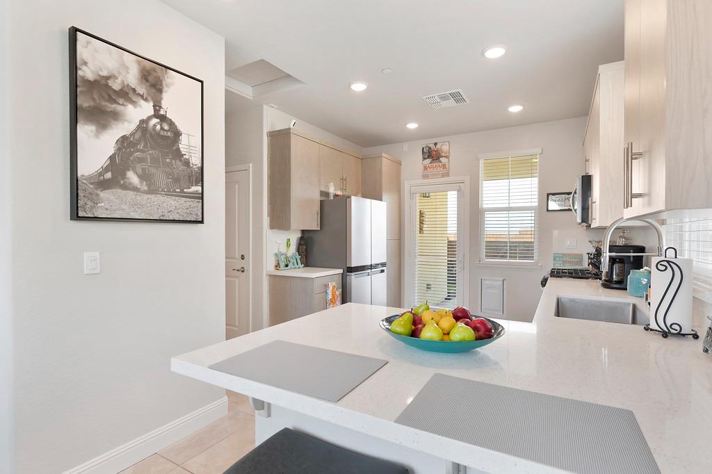 Portico Circle, Rancho Cordova, California image 13