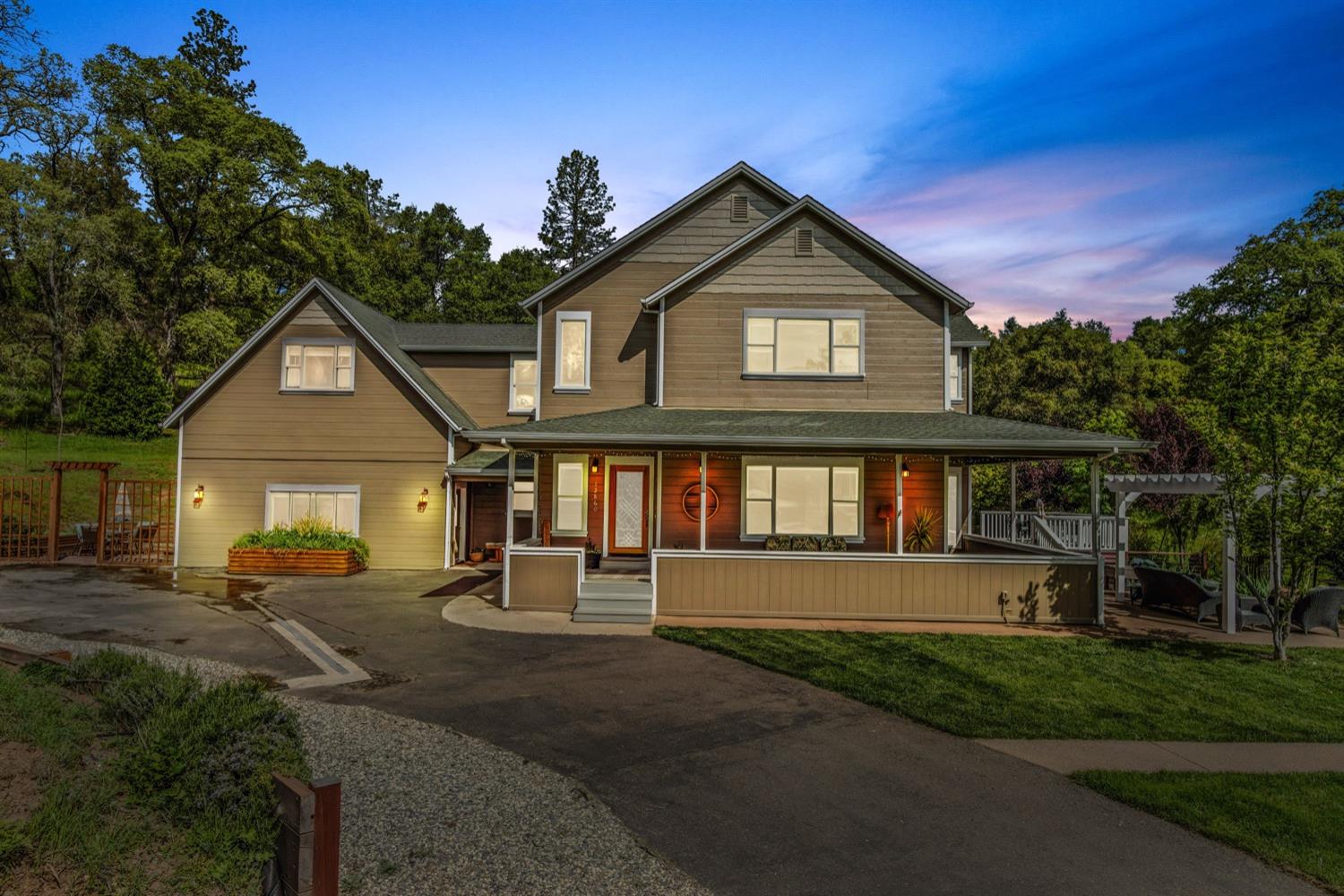Detail Gallery Image 7 of 92 For 12860 Locust Ln, Sutter Creek,  CA 95685 - 3 Beds | 4 Baths