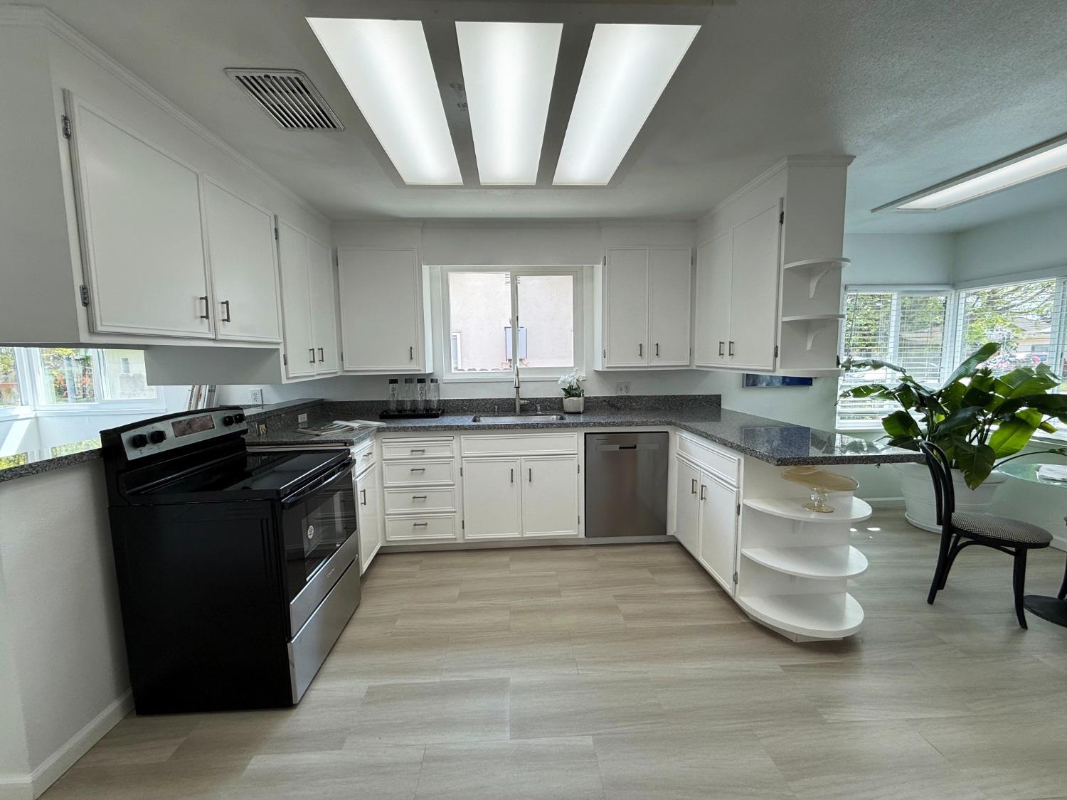 Detail Gallery Image 35 of 76 For 1629 Cortez Ave, Stockton,  CA 95209 - 3 Beds | 1 Baths
