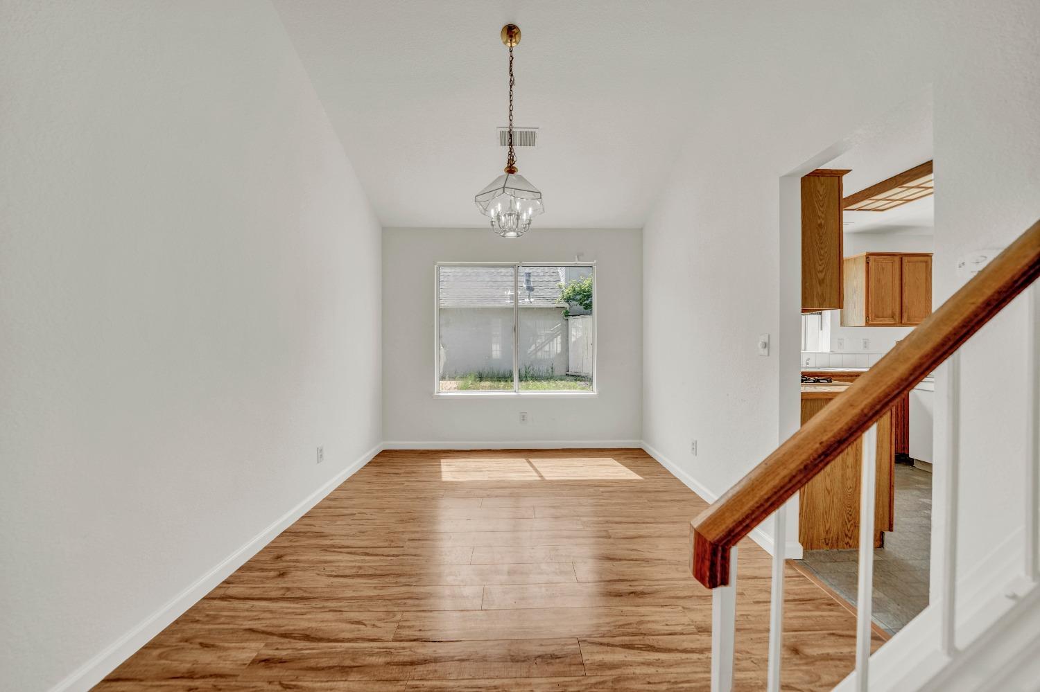Detail Gallery Image 12 of 36 For 2820 Stone Ter, Modesto,  CA 95355 - 3 Beds | 2/1 Baths