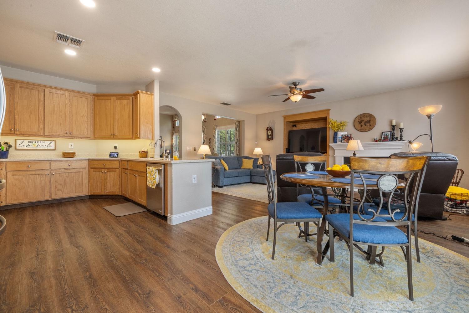Detail Gallery Image 22 of 49 For 4020 Persimmon, Turlock,  CA 95382 - 4 Beds | 3 Baths