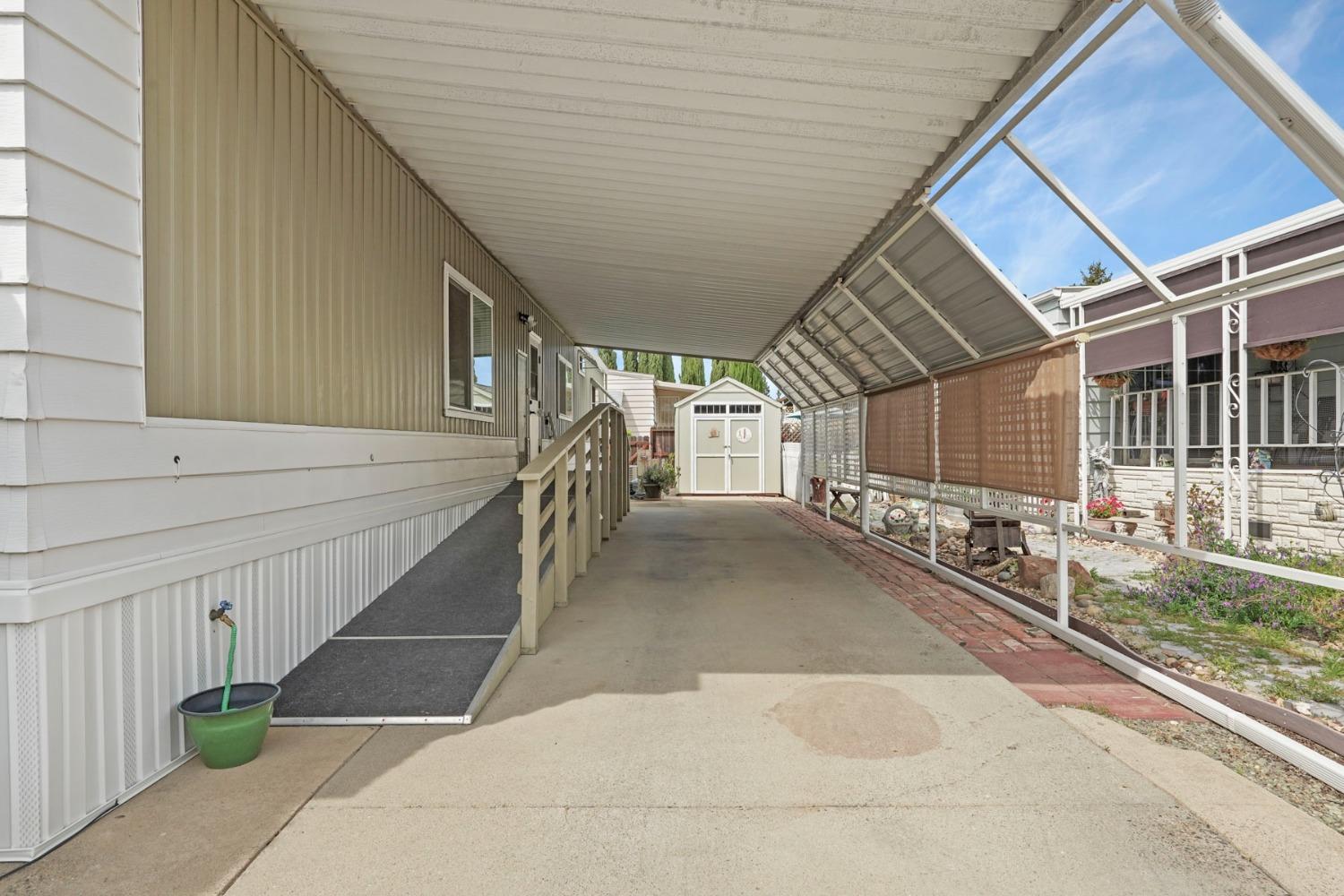 Detail Gallery Image 6 of 43 For 171 El Centro Dr, Lodi,  CA 95240 - 3 Beds | 2 Baths