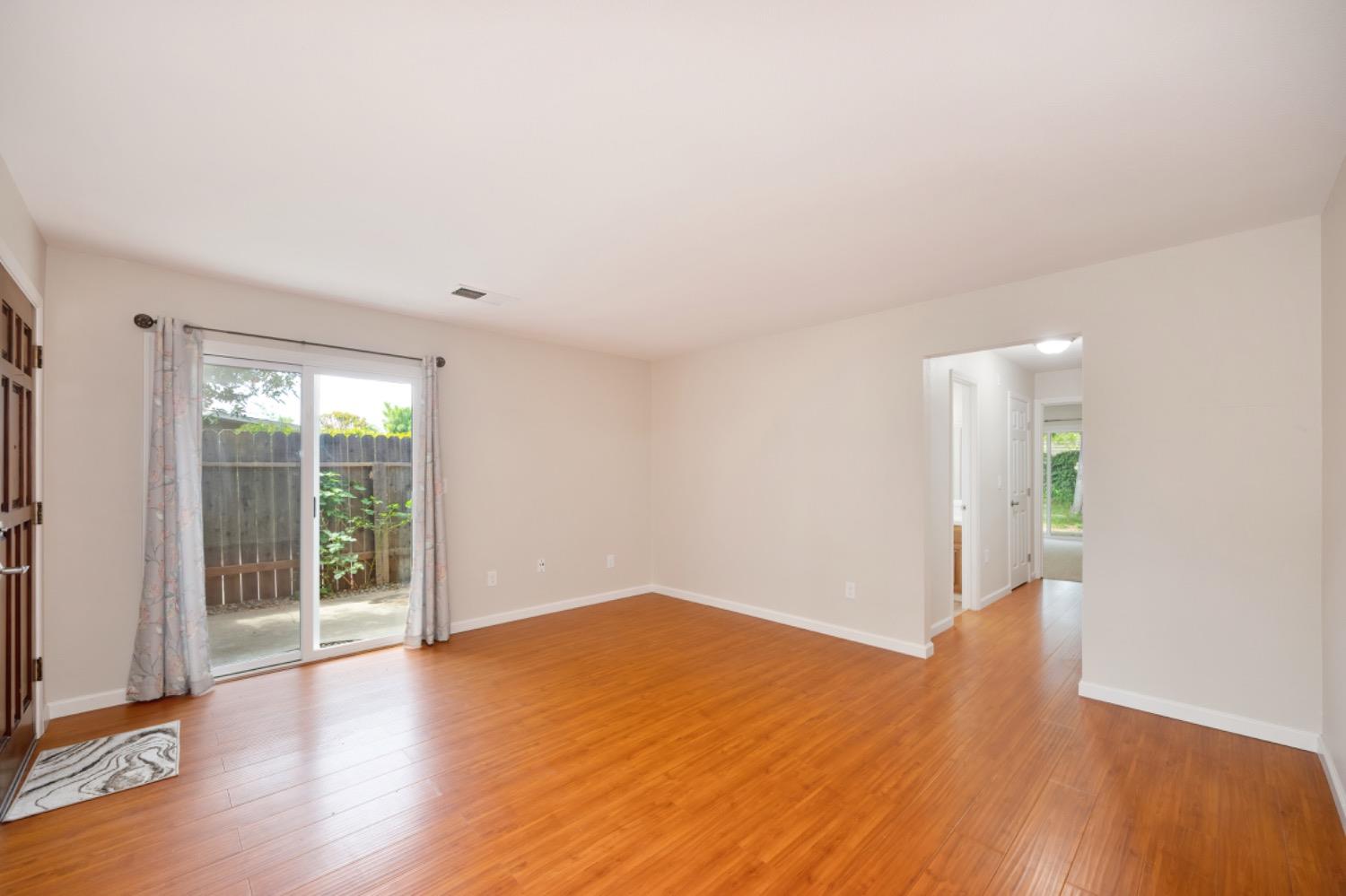 Detail Gallery Image 10 of 86 For 5209 Glide Dr, Davis,  CA 95618 - – Beds | – Baths