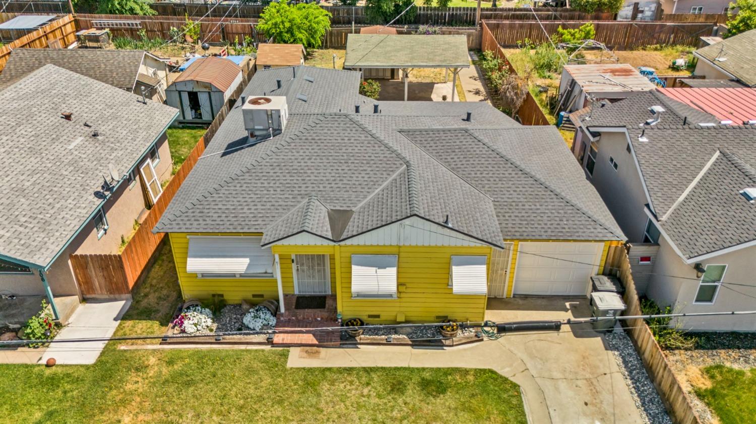 Detail Gallery Image 6 of 48 For 2112 6th St, Hughson,  CA 95326 - 3 Beds | 2 Baths