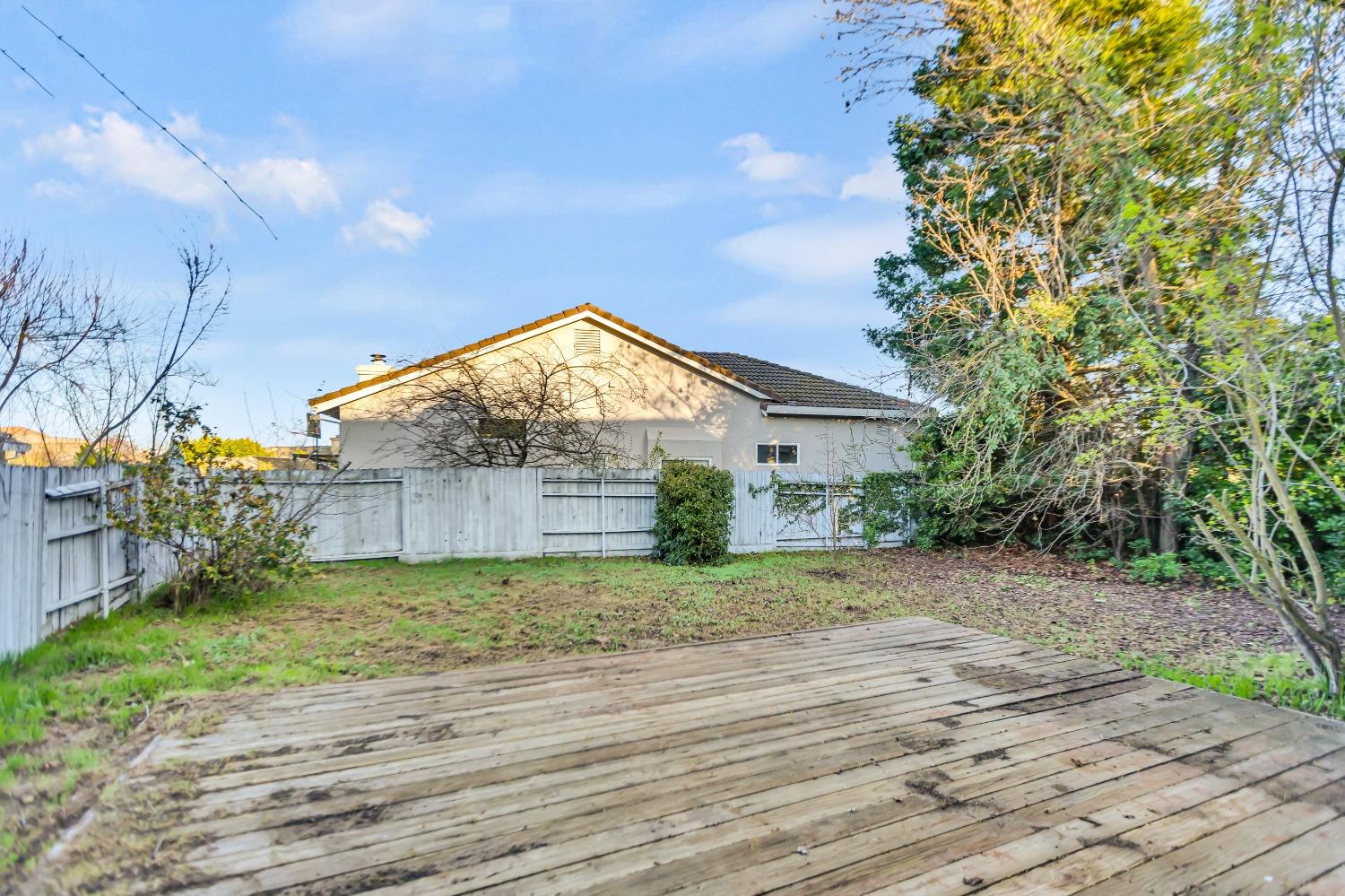 Lakepoint Drive, Elk Grove, California image 33
