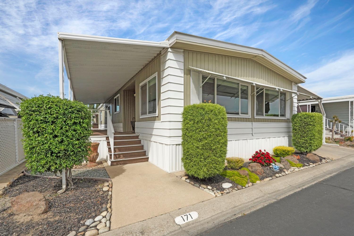 Detail Gallery Image 5 of 43 For 171 El Centro Dr, Lodi,  CA 95240 - 3 Beds | 2 Baths