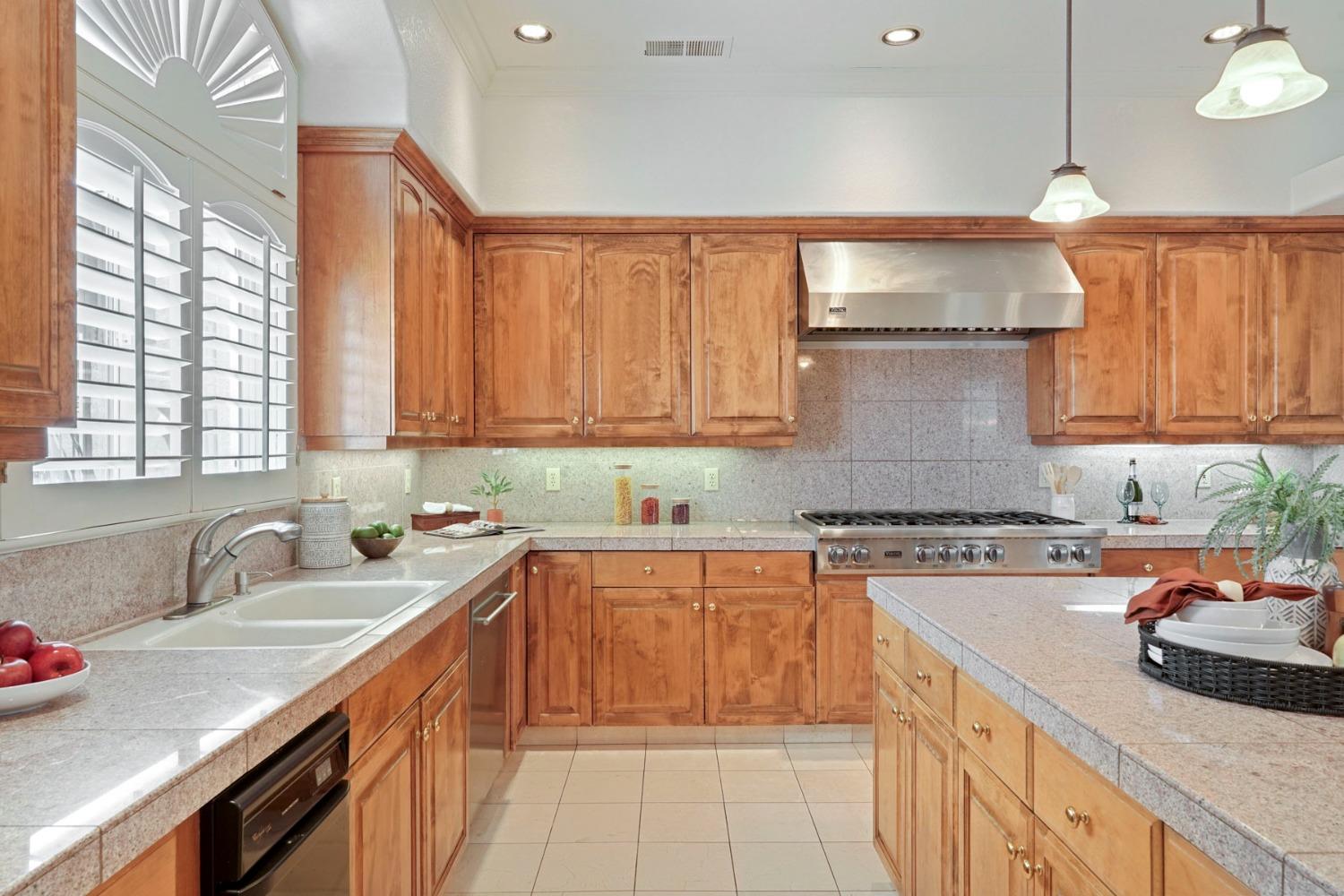 Detail Gallery Image 27 of 95 For 5474 Saint Andrews Dr, Stockton,  CA 95219 - 4 Beds | 3/1 Baths