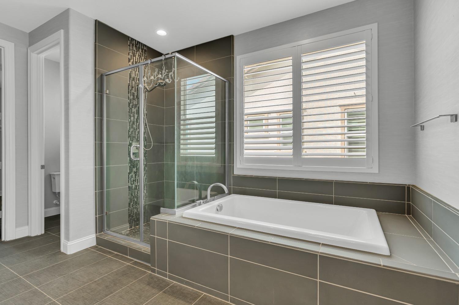 Detail Gallery Image 49 of 70 For 1725 Marina Dr, Lathrop,  CA 95330 - 5 Beds | 3/1 Baths
