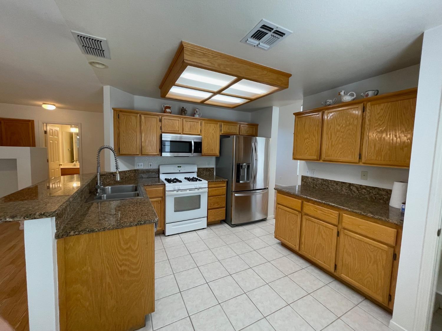 Basie Way, Rancho Cordova, California image 7