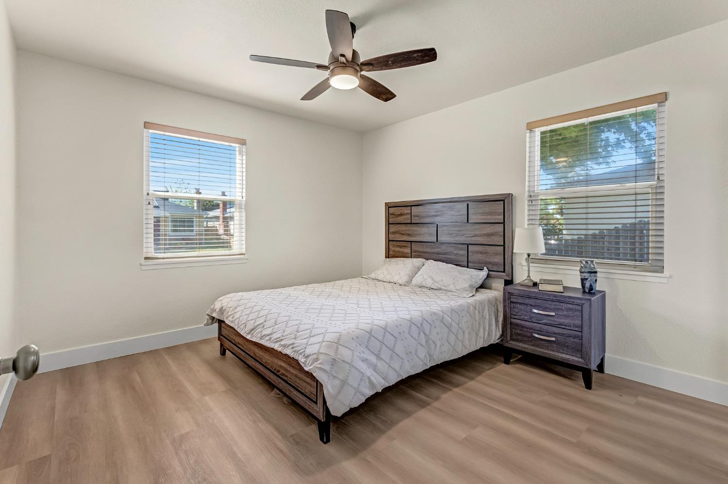 Detail Gallery Image 16 of 35 For 5211 Whittier Dr, Sacramento,  CA 95820 - 3 Beds | 2 Baths