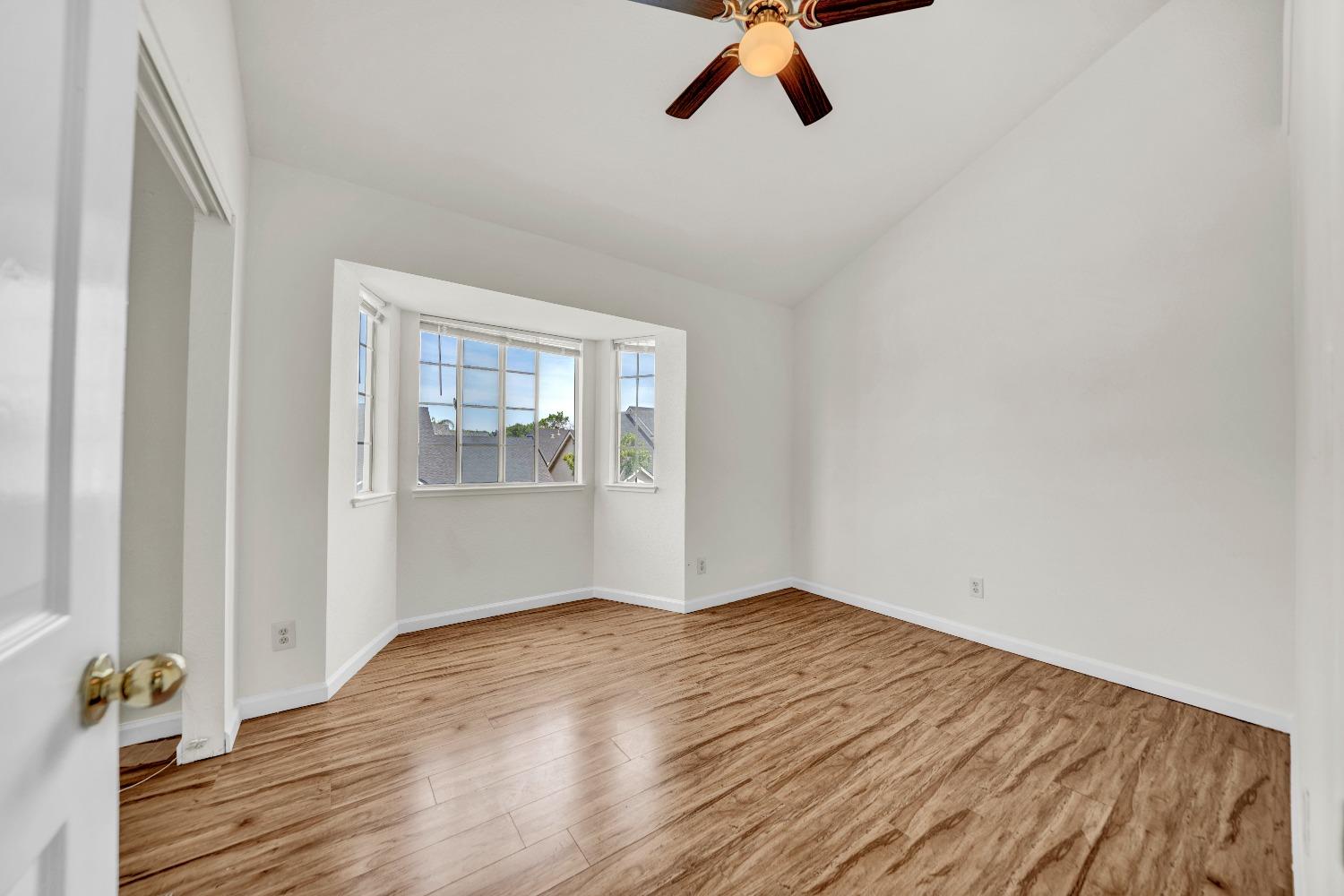 Detail Gallery Image 14 of 36 For 2820 Stone Ter, Modesto,  CA 95355 - 3 Beds | 2/1 Baths