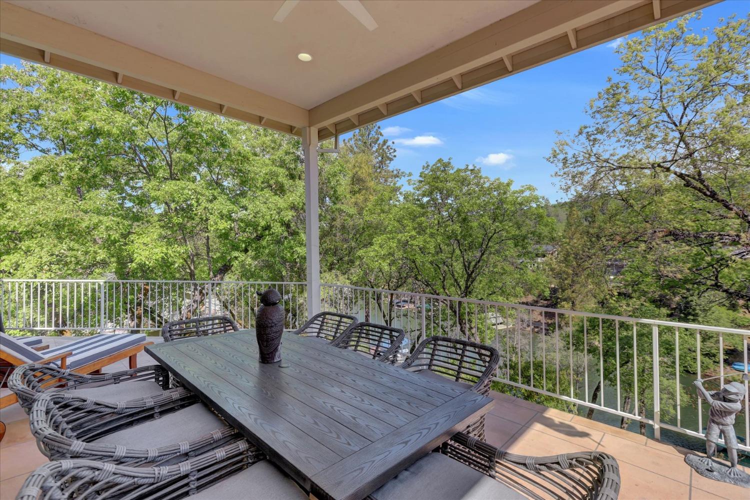 Detail Gallery Image 11 of 74 For 17582 Chaparral Dr, Penn Valley,  CA 95946 - 5 Beds | 4 Baths