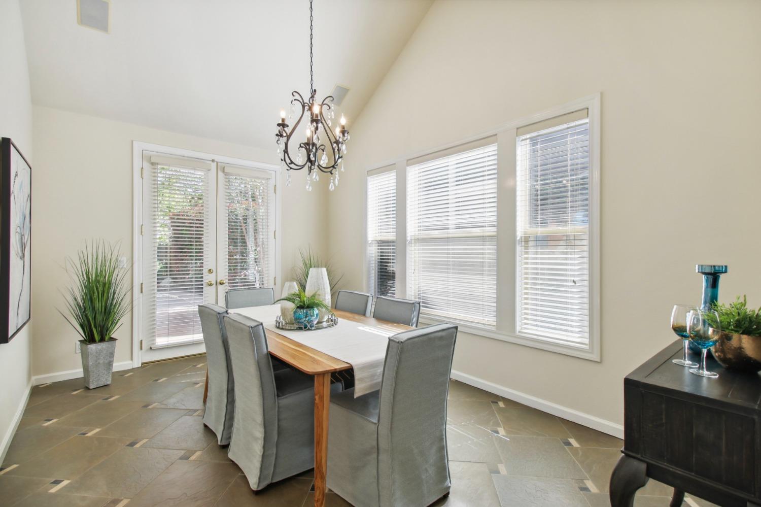 Detail Gallery Image 10 of 55 For 2119 Dinosaur Pl, Davis,  CA 95616 - 4 Beds | 2/1 Baths
