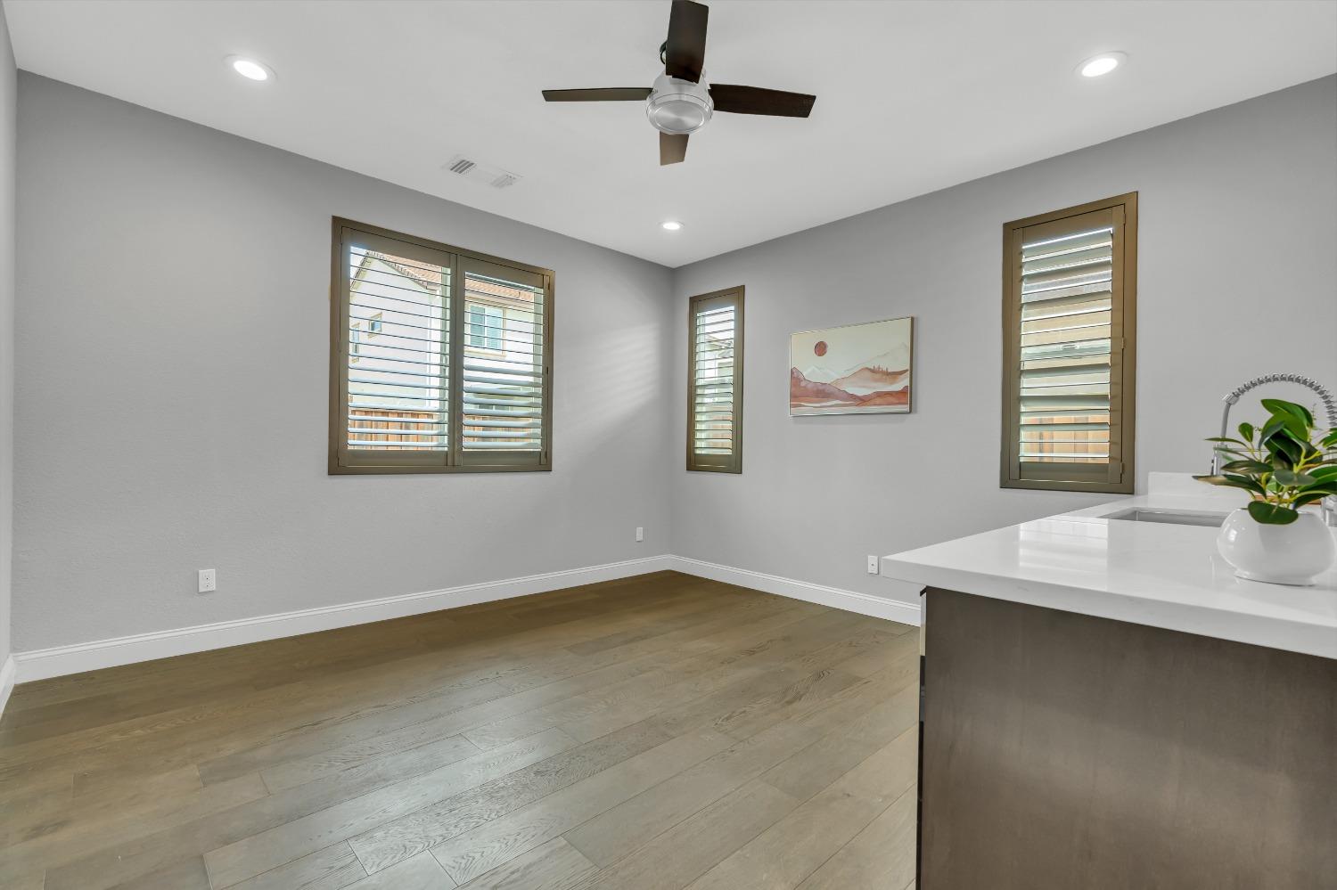 Detail Gallery Image 26 of 70 For 1725 Marina Dr, Lathrop,  CA 95330 - 5 Beds | 3/1 Baths